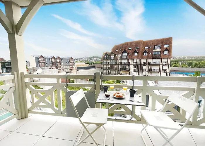 Refuge Chaleureux Et Lumineux, Wifi, Balcon, Parking Au Coeur De Deauville